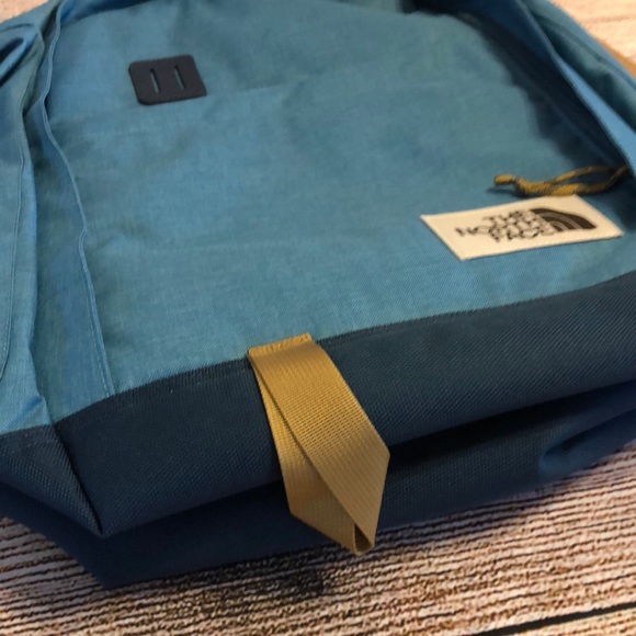 The North Face 31.5L Ruthsac Backpack NWT - Picture 12 of 12